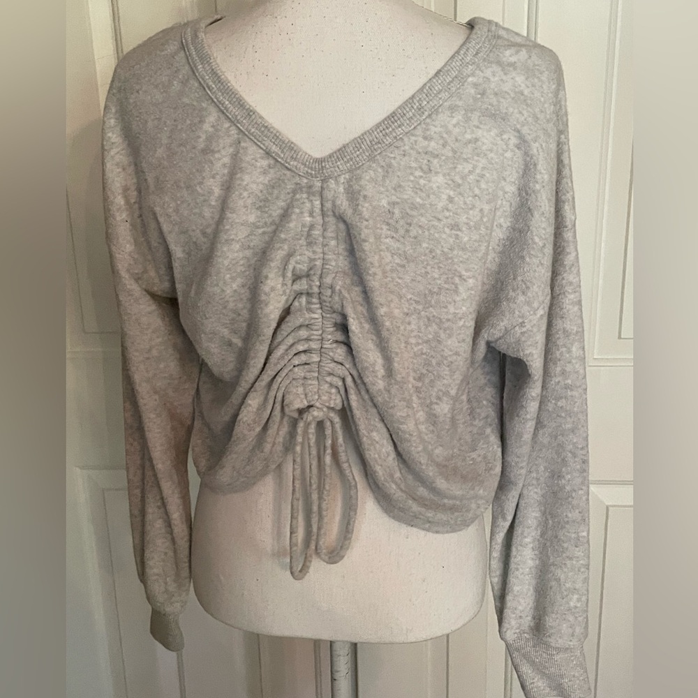 Aerie Sweatshirt Cropped Workout Cinch Tie Back Long Sleeve Light Gray EUC Small
